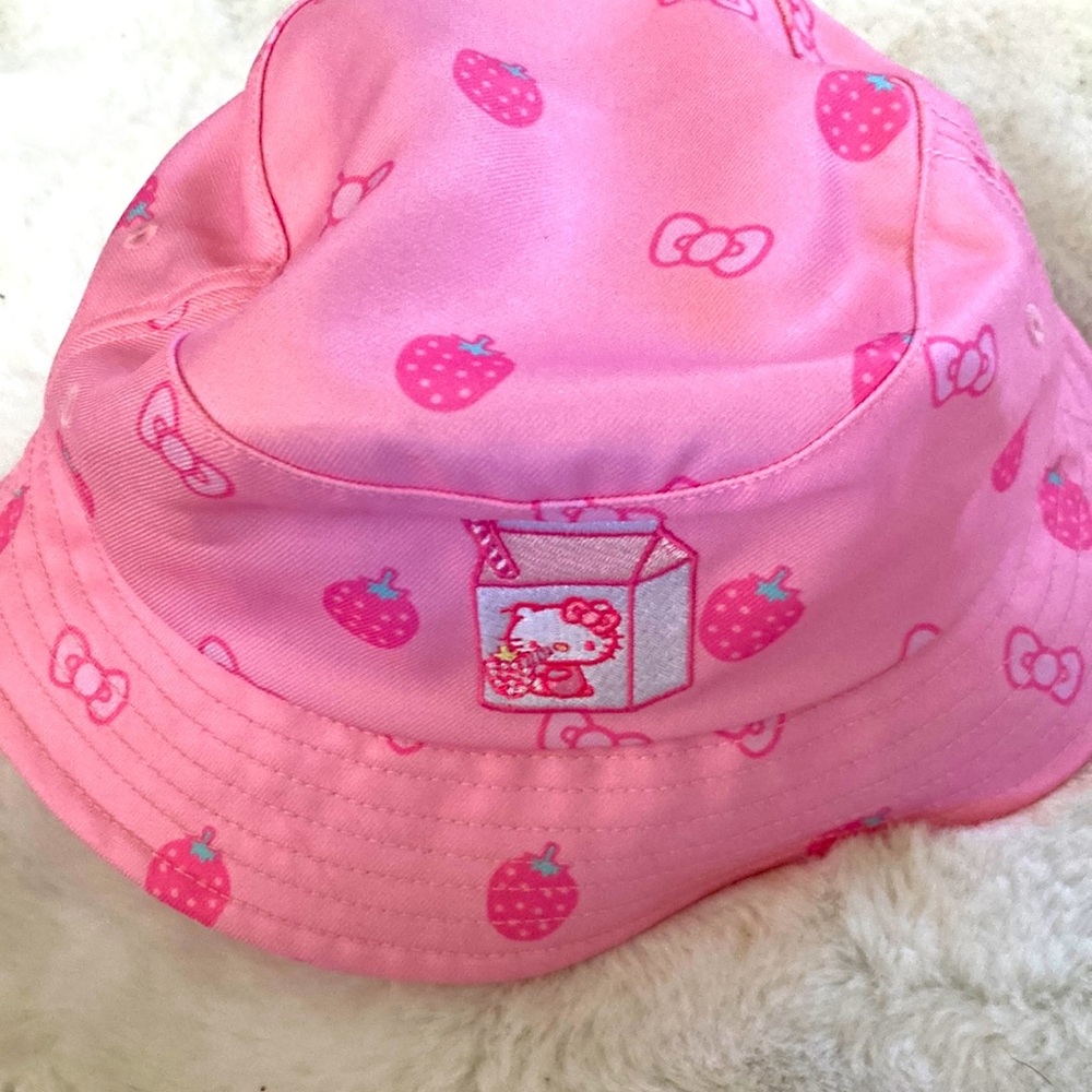 Hello Kitty bucket hat